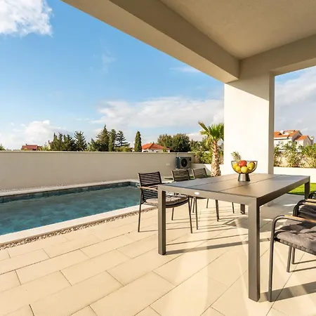 Suton U Zatonu - With Private Pool *